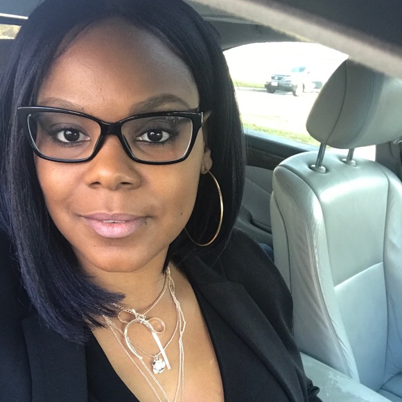 Meet your Posher, Brandy - Picture 3 of 4